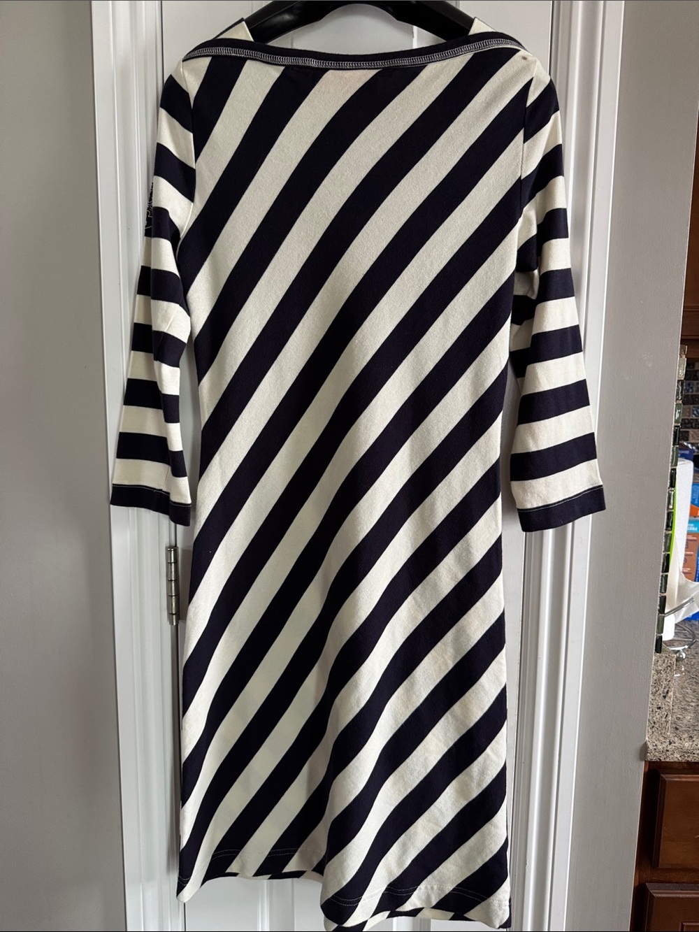 🤍💙Tory Burch Navy & White Diagonal Stripe Tee size M - Picture 6 of 14